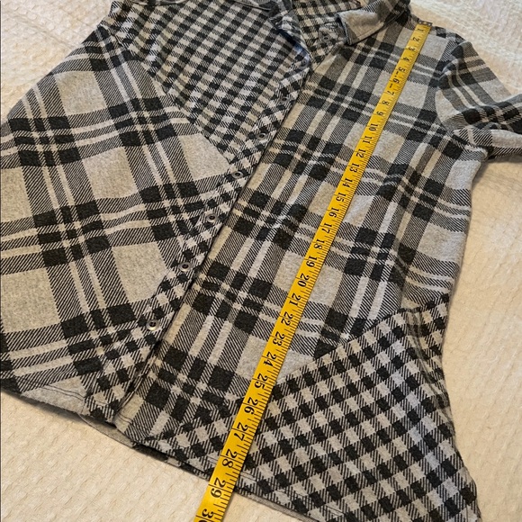 Soft Surroundings Paramour Black and White Plaid Button Down Top Size Medium - Picture 15 of 16